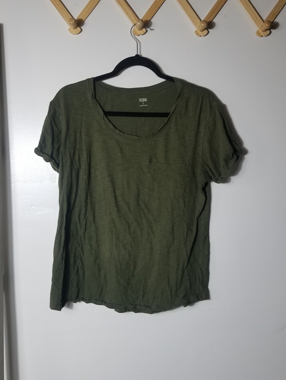 ANA WOMEN'S OLIVE POCKET TEE SIZE LARGE